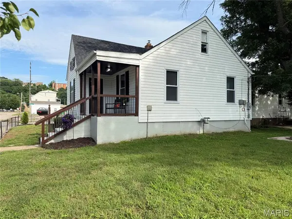206 E Clement ST, De Soto, MO 63020
