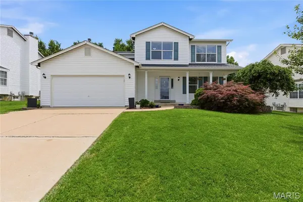 1027 Tower Park DR, St Charles, MO 63304