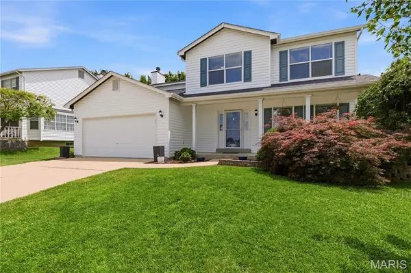 1027 Tower Park DR, St Charles, MO 63304