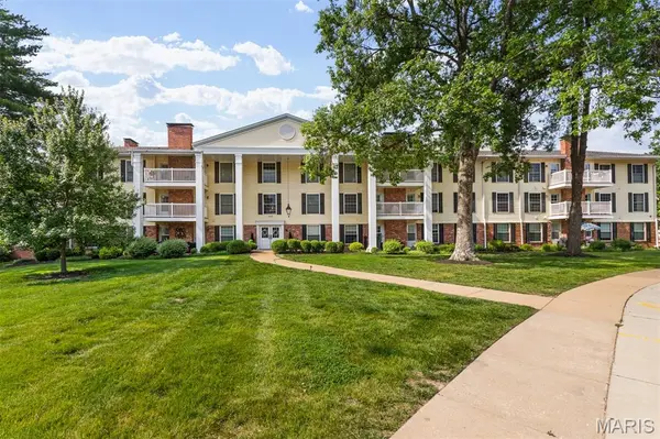 1512 Bedford Forge CT #12, Chesterfield, MO 63017