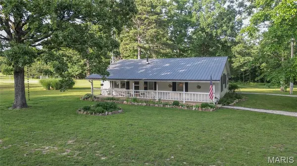 9672 Crane DR, Bucyrus, MO 65444