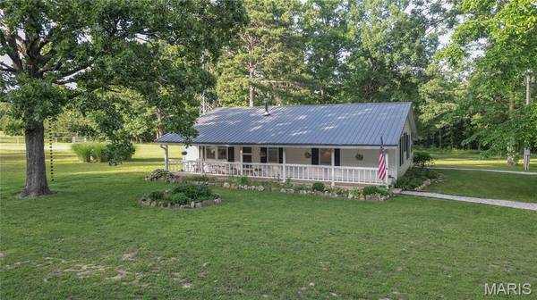 9672 Crane DR, Bucyrus, MO 65444