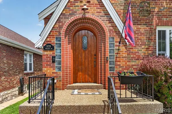 5729 Tholozan AVE, St Louis, MO 63109