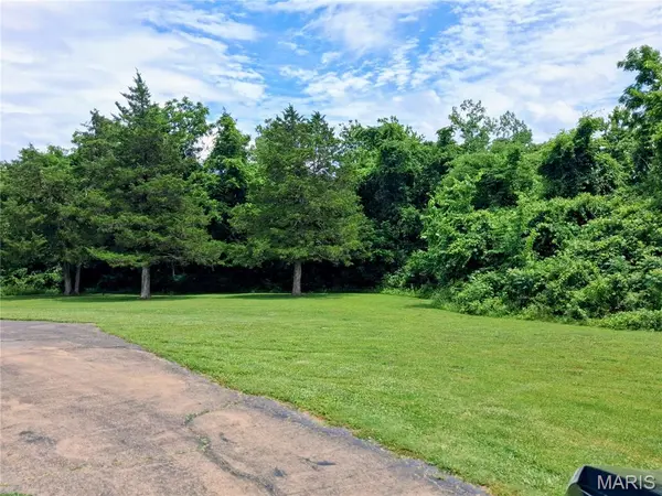 406 Chadrick DR, Desloge, MO 63010