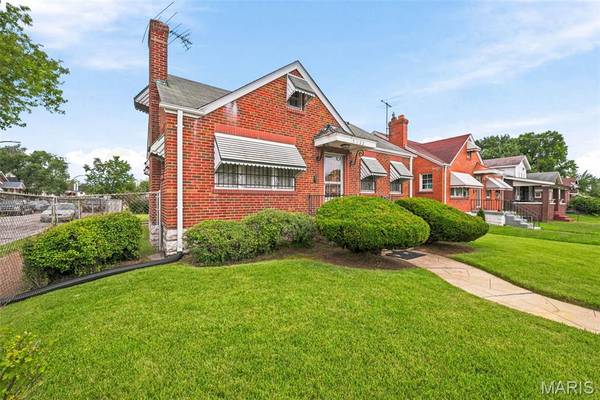 5122 Aubert AVE, St Louis, MO 63115