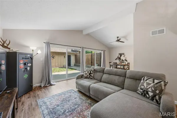 2633 Plantation PT #A, St Charles, MO 63303