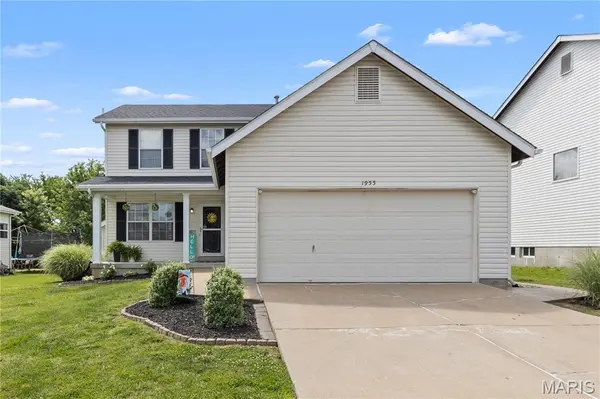 1955 Briarfield DR,  Lake St Louis,  MO 63367