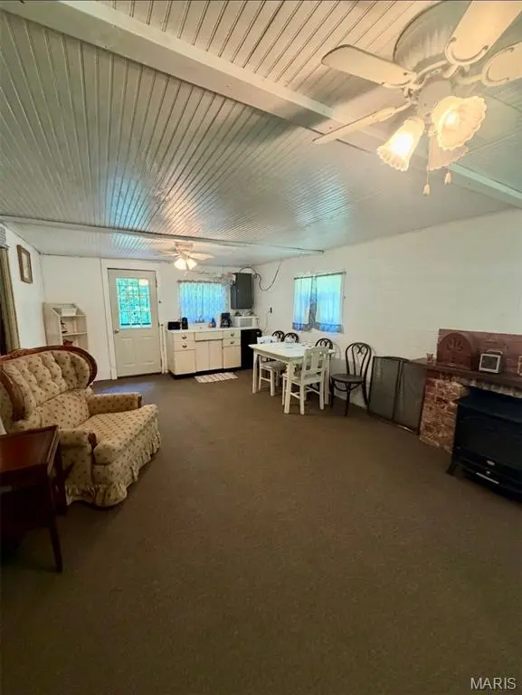 10036 Oak DR, Bismarck, MO 63624