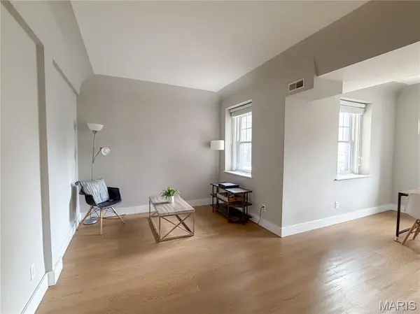 601 Westgate AVE #601E, St Louis, MO 63130