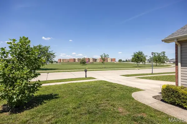 2798 London LN, Shiloh, IL 62221