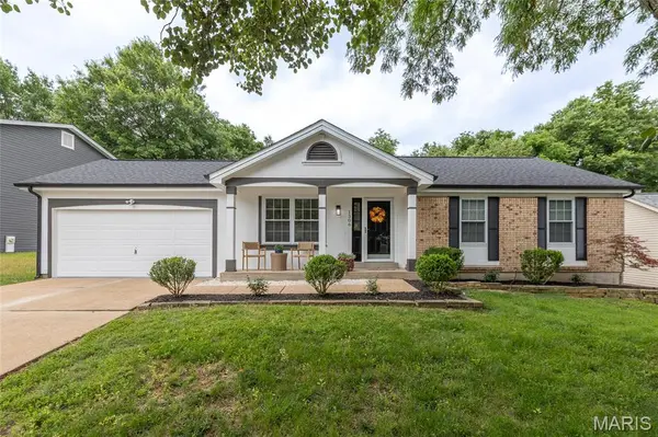 1306 Mystic Seaport DR,  Fenton,  MO 63026