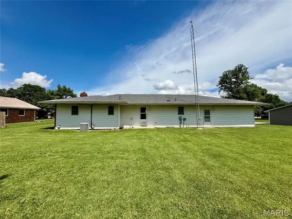 103 Sharon DR, Montgomery City, MO 63361