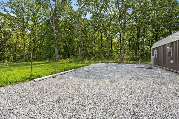 13227 Montana RD, Gravois Mills, MO 65037