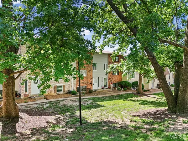 161 Carmel Woods DR, Ellisville, MO 63021