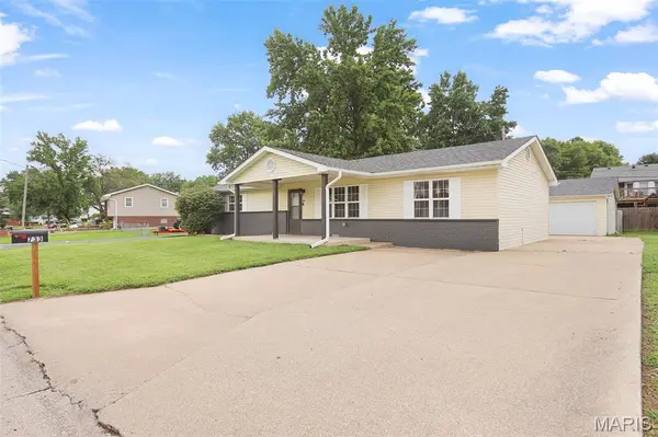 733 W Airwood DR, East Alton, IL 62024