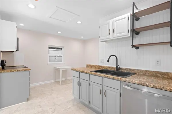 7719 Elton ST, Affton, MO 63123