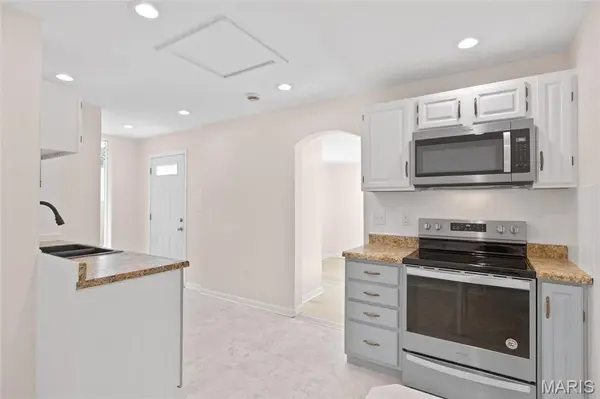 7719 Elton ST, Affton, MO 63123