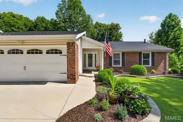 1471 Cherry Creek LN, Manchester, MO 63021