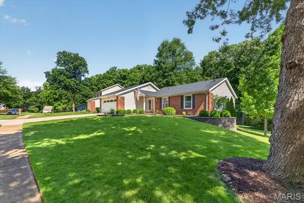 1471 Cherry Creek LN, Manchester, MO 63021