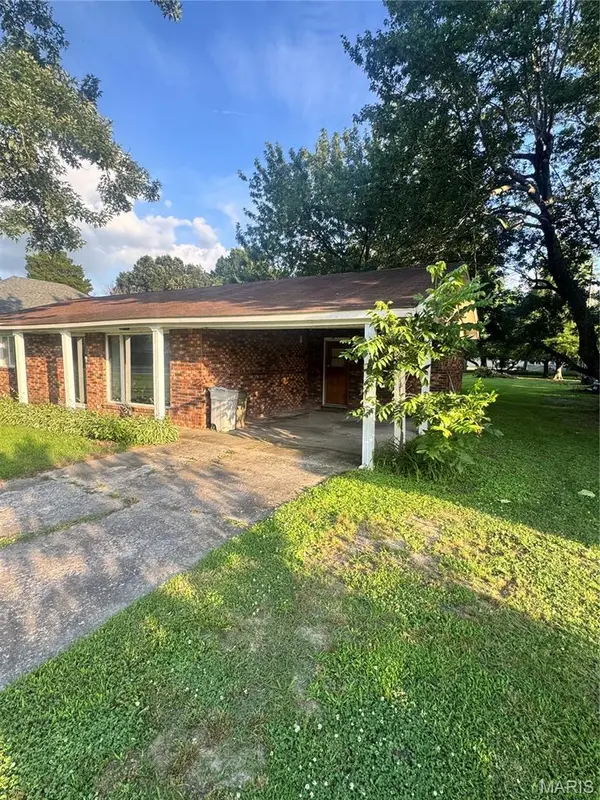 114 E PHILLIPS AVE, Lilbourn, MO 63862