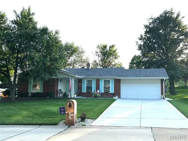 417 Iron Warrior LN, Manchester, MO 63011