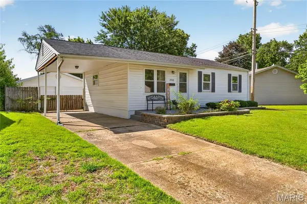 2530 Grants Pkwy, Florissant, MO 63031