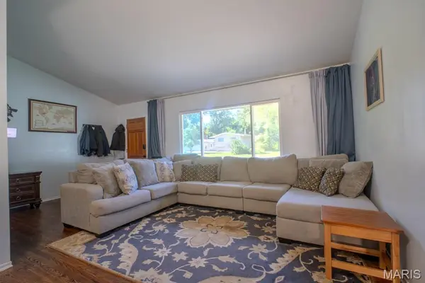 9621 Mesa DR, St Louis, MO 63132
