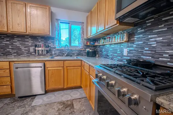 9621 Mesa DR, St Louis, MO 63132