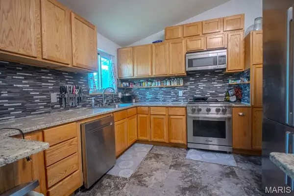 9621 Mesa DR, St Louis, MO 63132