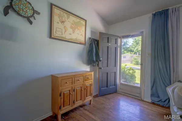 9621 Mesa DR, St Louis, MO 63132
