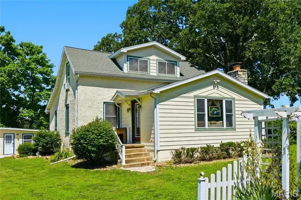255 Pickles Ford TRL, St Clair, MO 63077