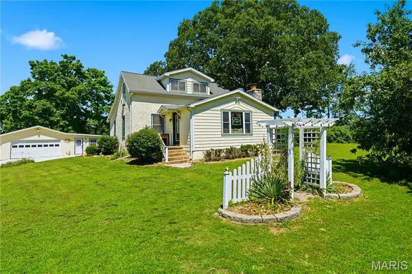255 Pickles Ford TRL, St Clair, MO 63077
