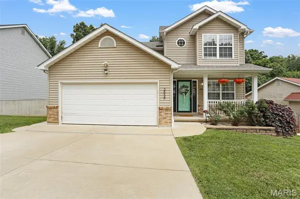 3858 Country Club DR, Imperial, MO 63052