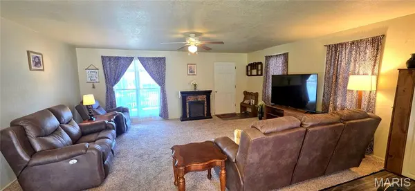 123 Allan ST, Chester, IL 62233