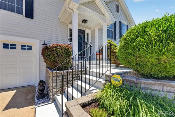 1815 Fox Pointe DR, Arnold, MO 63010