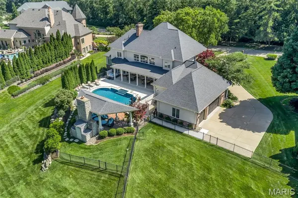12955 Sunset Bluff CT, Sunset Hills, MO 63127