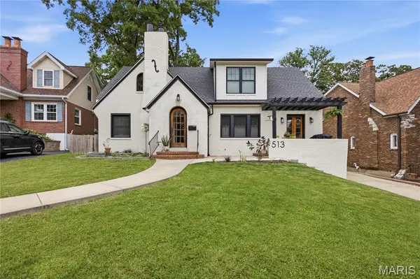 513 Hollywood PL, Webster Groves, MO 63119