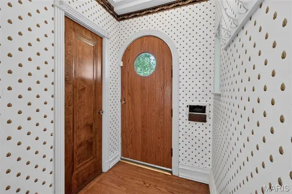 8394 Big Bend BLVD, Webster Groves, MO 63119