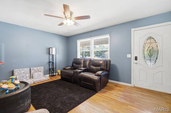 12765 Spanish Village DR, Bridgeton, MO 63044