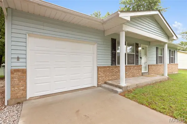 2210 Columbus CIR, Warrenton, MO 63383