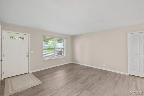 2210 Columbus CIR, Warrenton, MO 63383