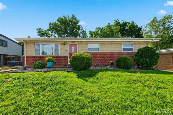 6908 Howdershell RD,  Hazelwood,  MO 63042