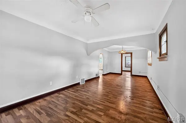 9259 E Breckenridge RD, Breckenridge Hills, MO 63114