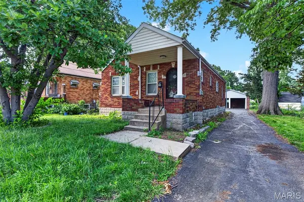 9259 E Breckenridge RD, Breckenridge Hills, MO 63114