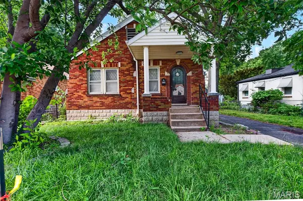 9259 E Breckenridge RD,  Breckenridge Hills,  MO 63114