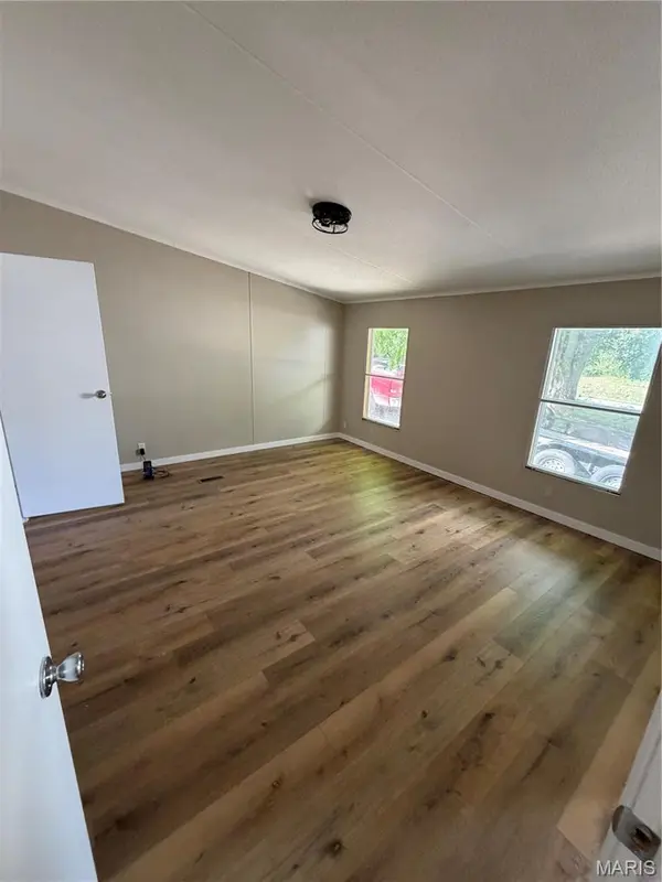 12565 Old 8 E, Mineral Point, MO 63660