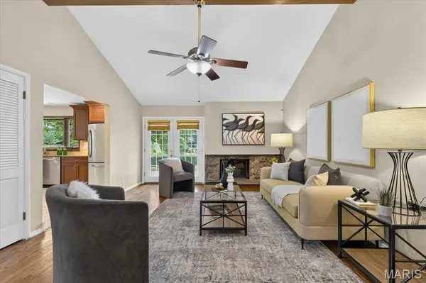 334 Country Club DR, Ballwin, MO 63011