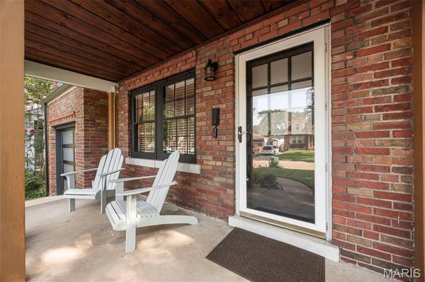 8733 Radley CT, Brentwood, MO 63144