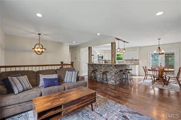 1564 Park Ridge LN, Arnold, MO 63010