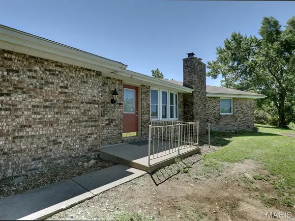 25636 County Road 367, Canton, MO 63435